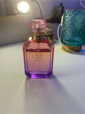 Kayali Fleur Majesty Rose Royal